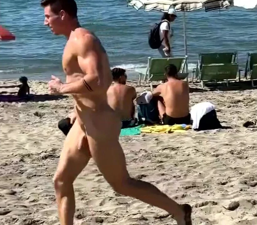 Beach Naked People Running - Running naked on beach - ThisVid.com