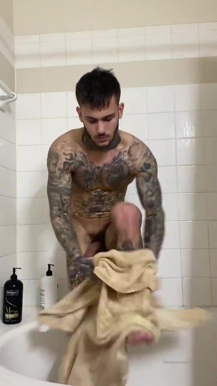 Tatted stud towels off