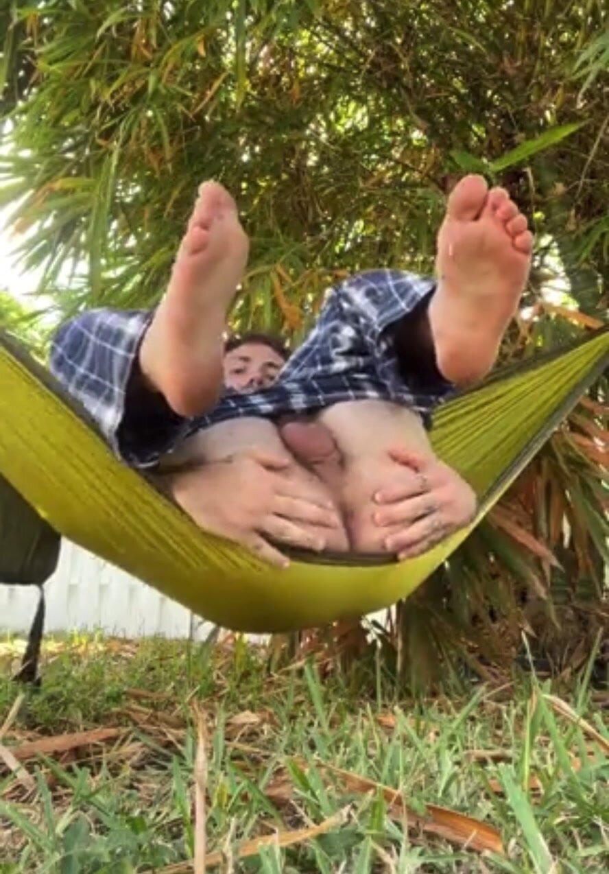 Dude airs out his butthole in the hammock