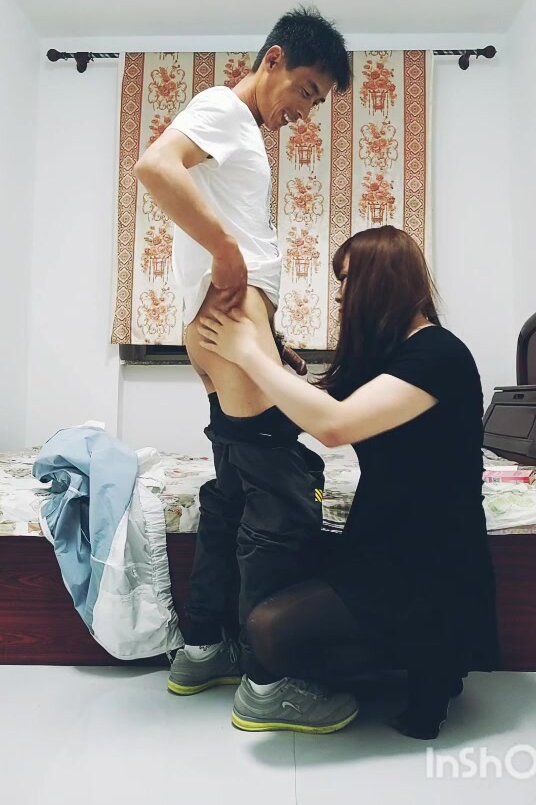trans with clean worker