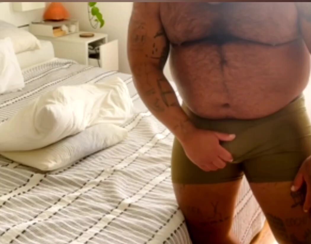 Musclebear shoot a load in the morning