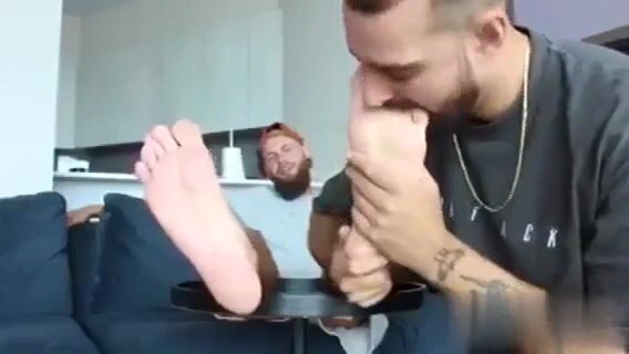 2 Bearded Hunks Get Their Feet Worshiped