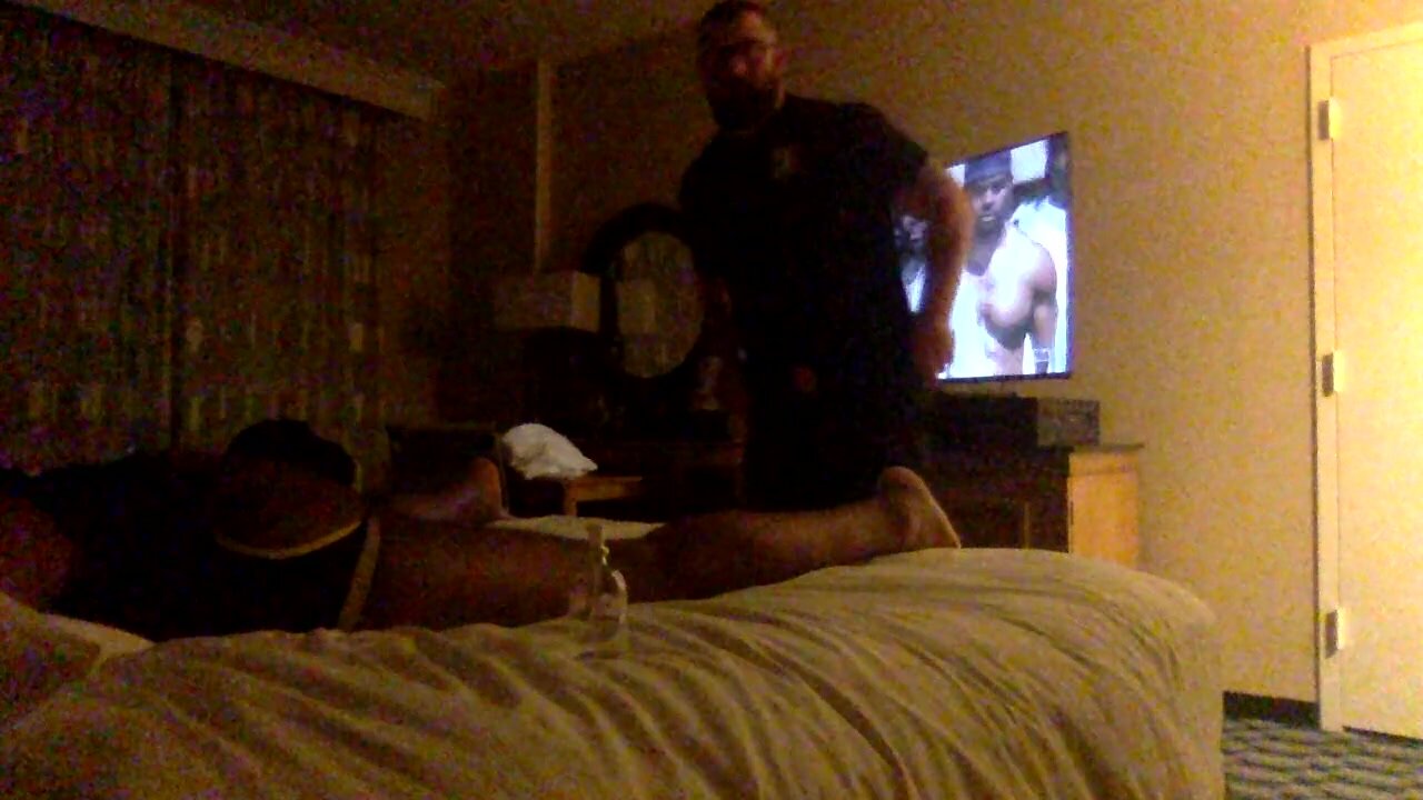 Hairy muscle stud fucking a cumdump in a motel