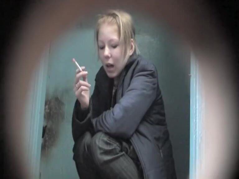 Beautiful Russian girl spy wc pee 686