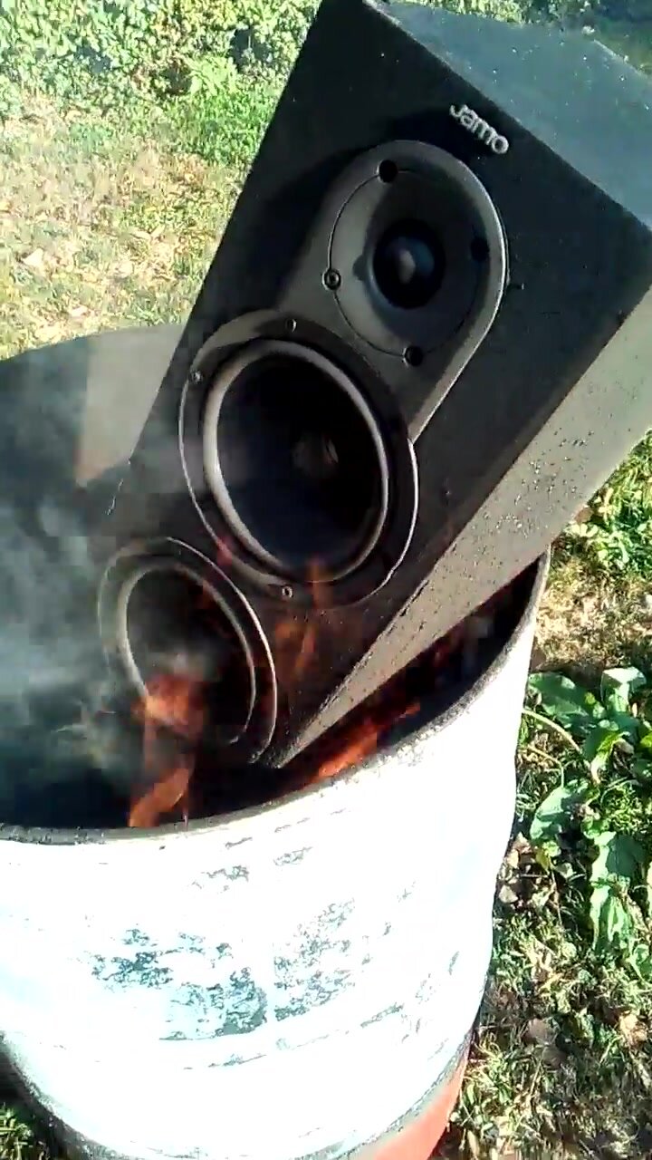 Burning my speaker Jamo