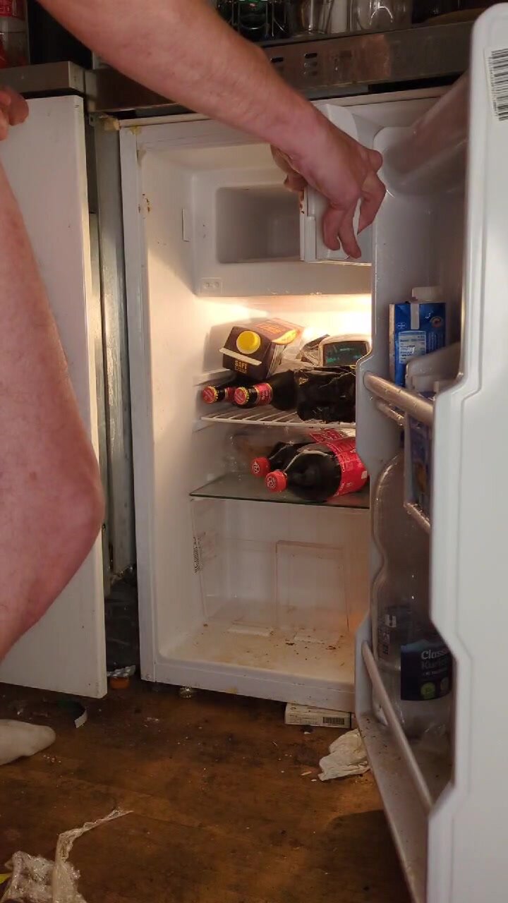 Filthy fag pissed in his fridge