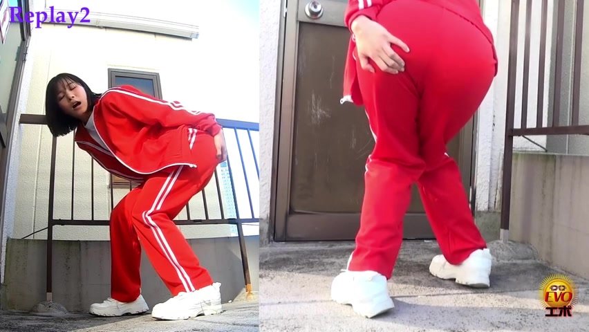 girl pees her sweatpants