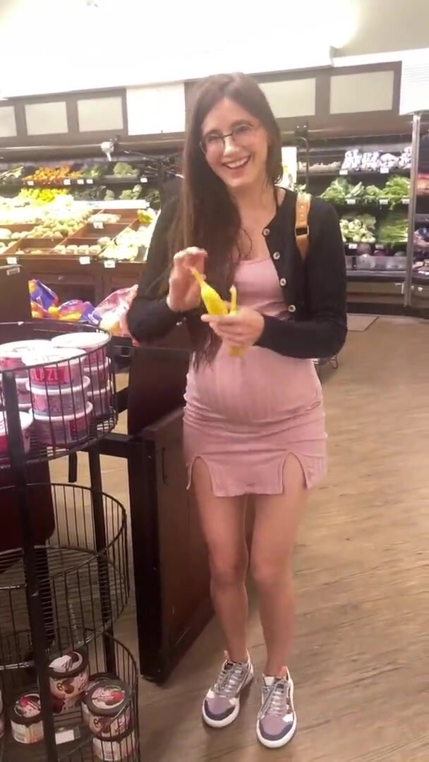 Pregnant woman fucks herself with banana in store