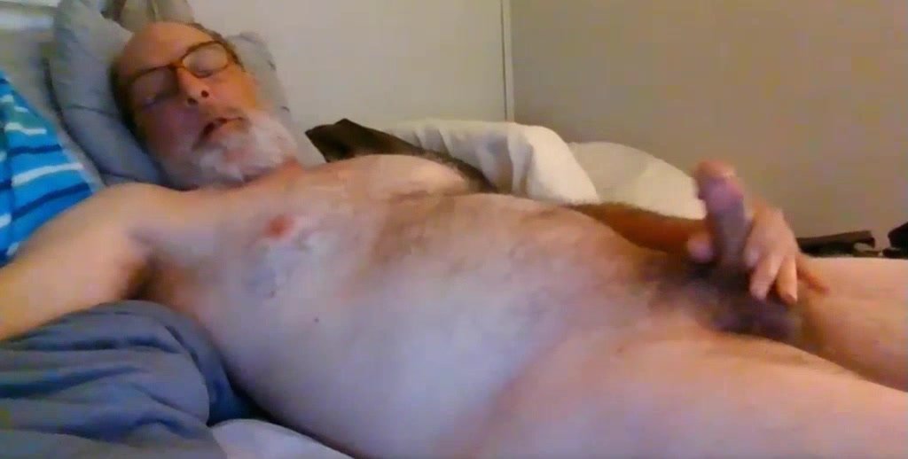 Daddy cums on cam - video ...