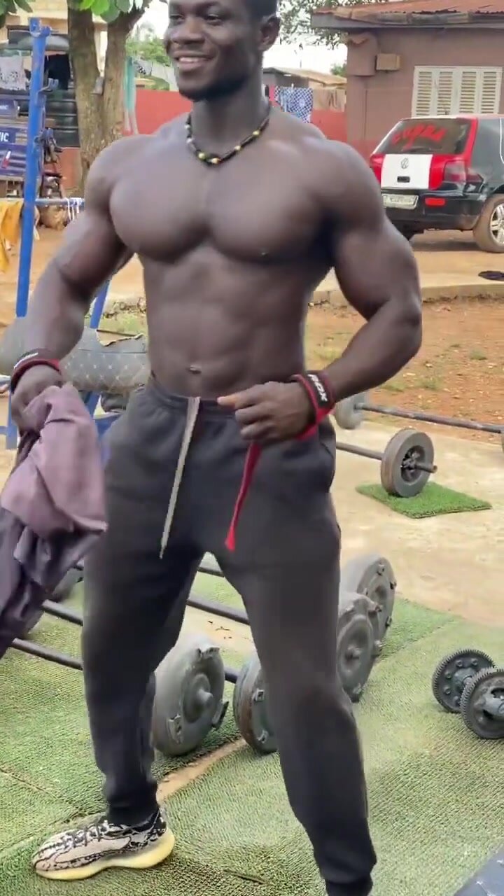 Georgeous black african muscle