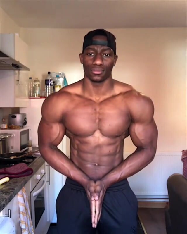 Black bodybuilder - video 9