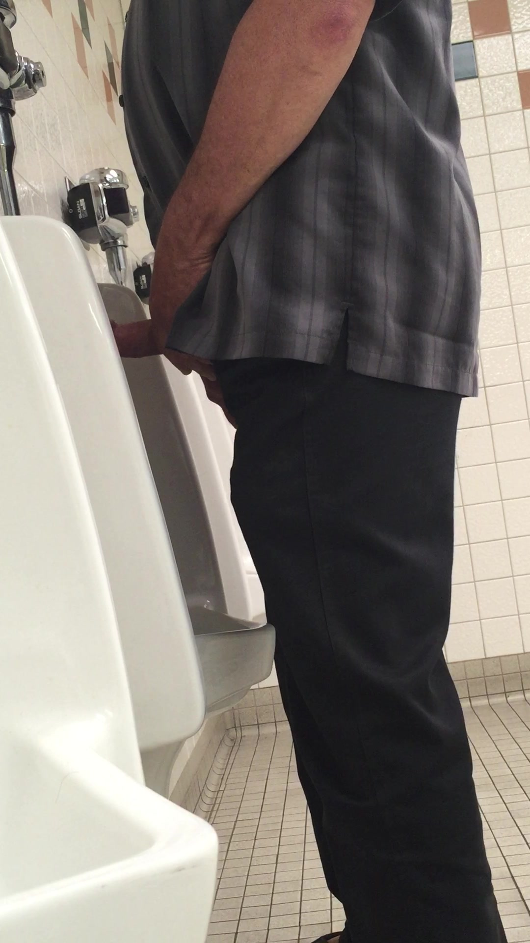 urinal play 7