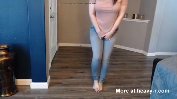 Sexy milf pisses her jeans