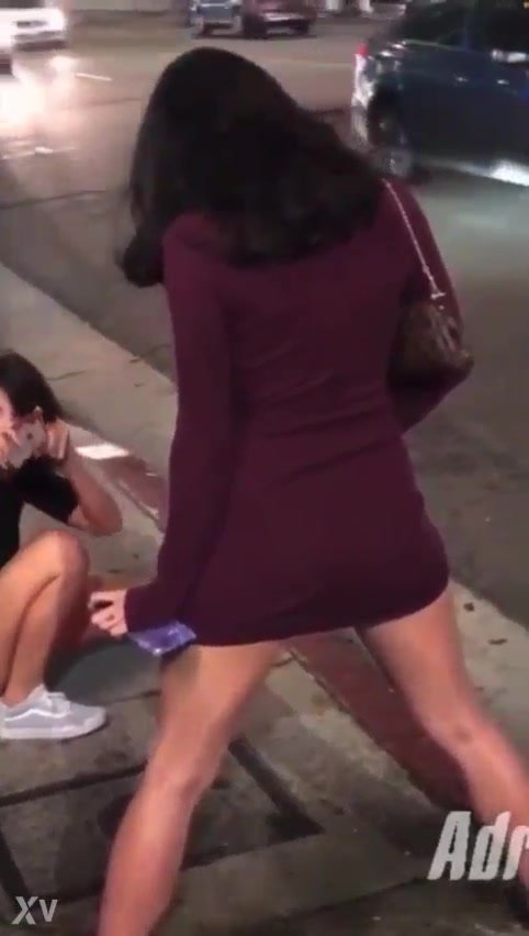Hot Friends Piss on the Streets 1