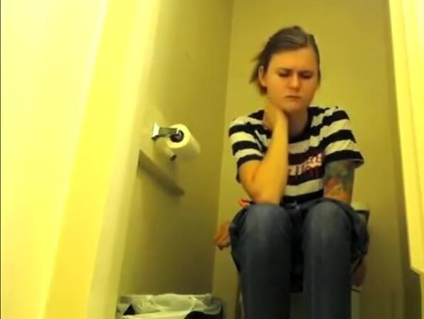 Beautiful Russian girl spy wc poop 808
