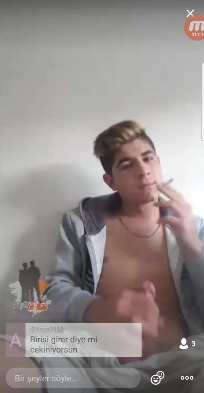 Turkish Horny Smoker Gay Chatting and Wanking 2 - ThisVid.com 中文